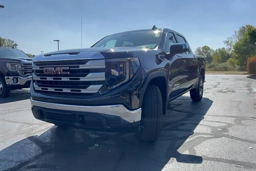 2026 Gmc Sierra 1500 SLE photo 1