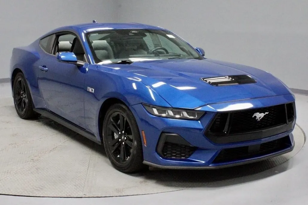2024 Ford Mustang GT photo 1