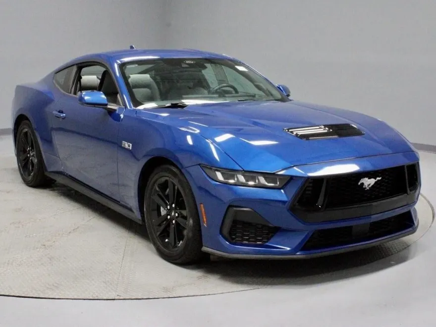 2024 Ford Mustang GT photo 1