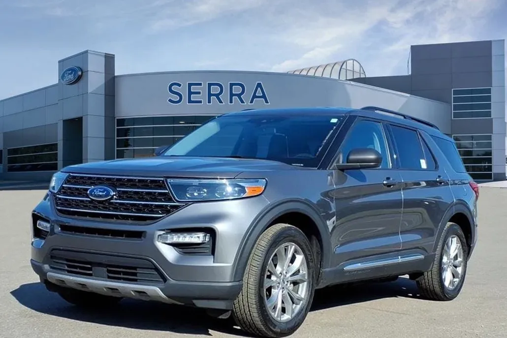 2021 Ford Explorer XLT photo 1