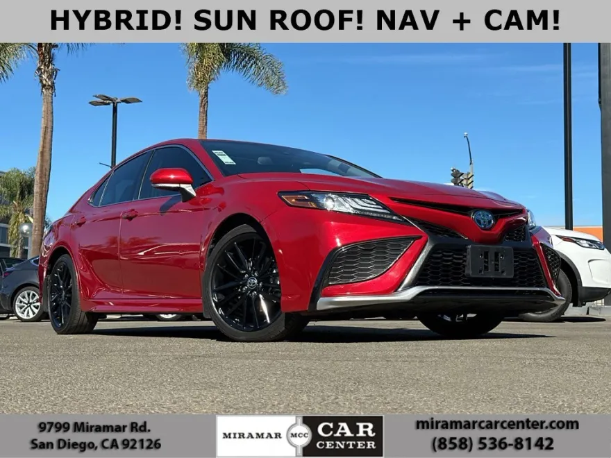 2022 Toyota Camry Hybrid XSE photo 1