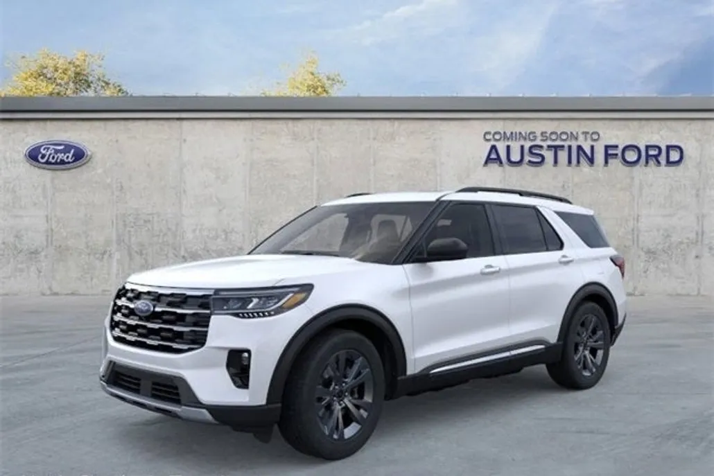 2025 Ford Explorer photo 1