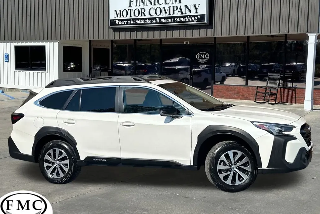 2024 Subaru Outback Premium photo 1