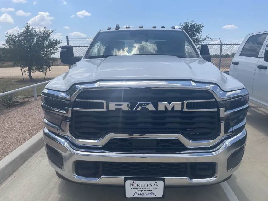 2025 Ram 3500 Tradesman photo 1