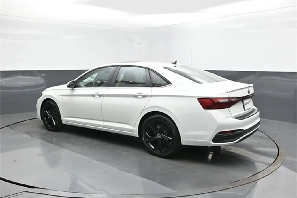 2025 Volkswagen Jetta 1.5T SE photo 1