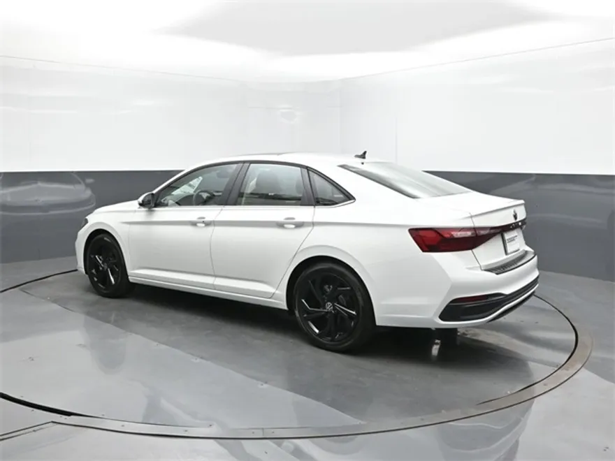 2025 Volkswagen Jetta 1.5T SE photo 1