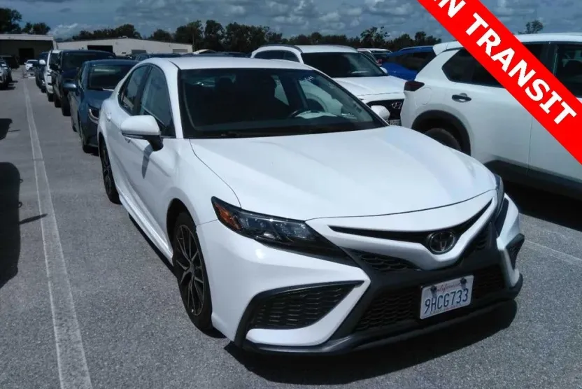 2023 Toyota Camry SE photo 1