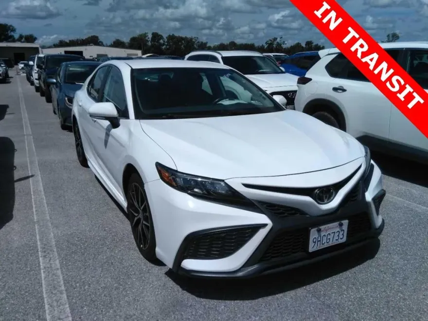 2023 Toyota Camry SE photo 1