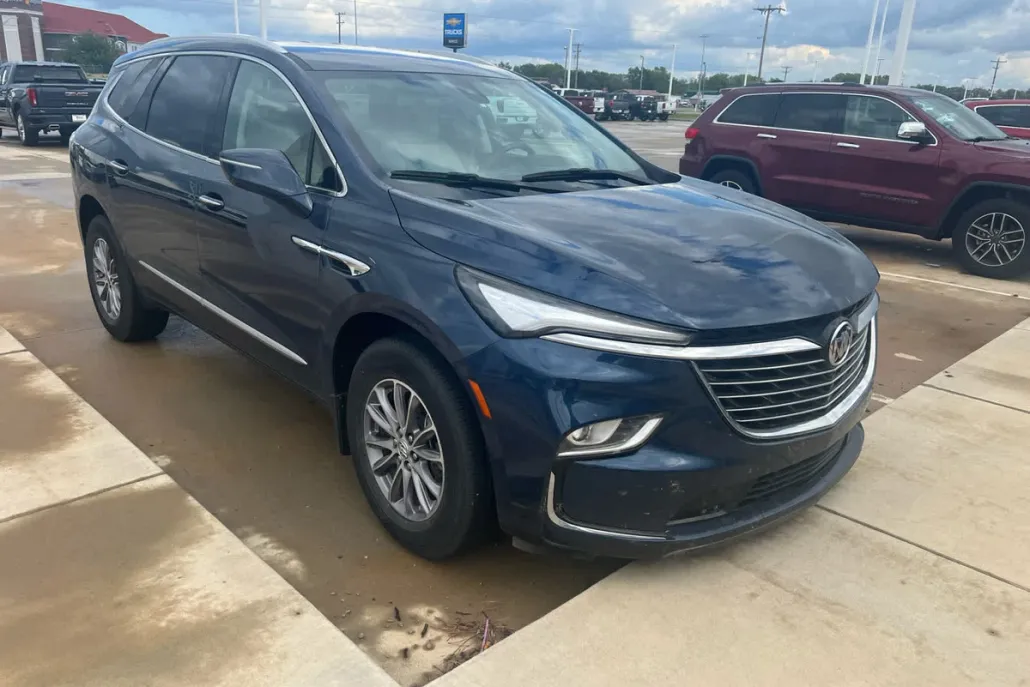 2024 Buick Enclave Essence photo 1