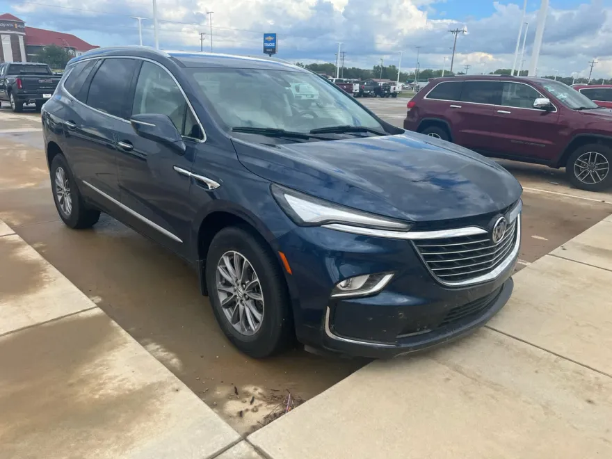 2024 Buick Enclave Essence photo 1