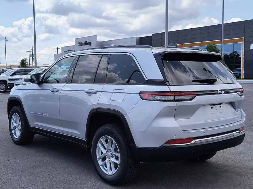 2025 Jeep Grand Cherokee Laredo X photo 1
