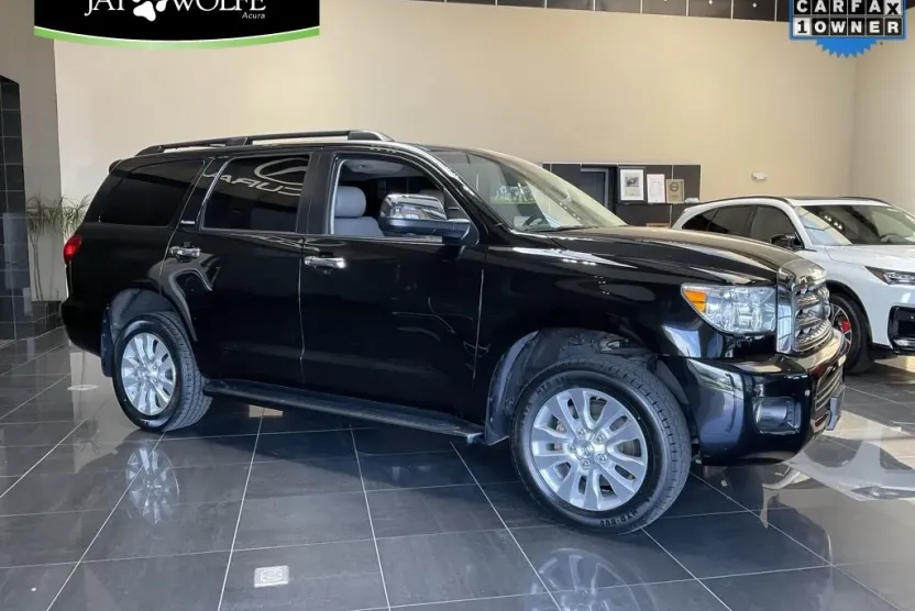 2017 Toyota Sequoia Platinum photo 1
