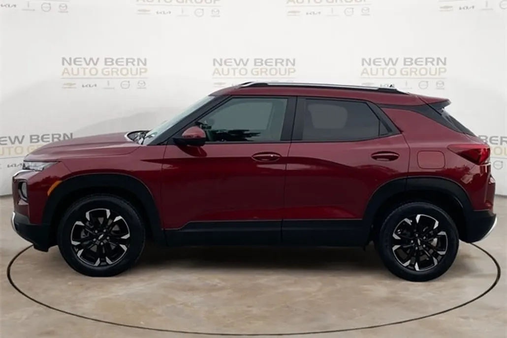 2023 Chevrolet Trailblazer LT photo 1