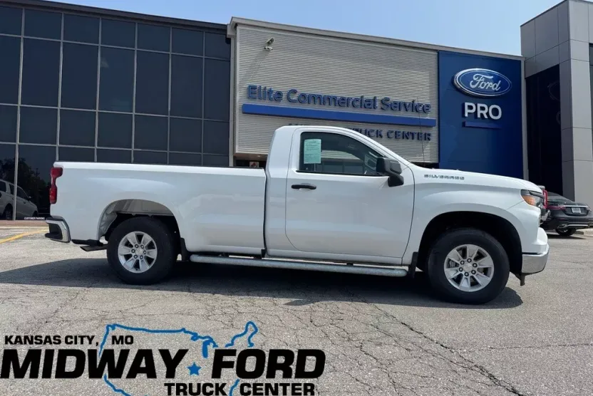 2024 Chevrolet Silverado 1500 photo 1