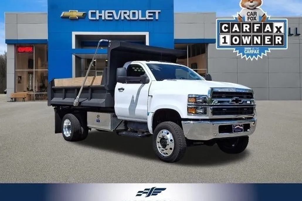 2023 Chevrolet Silverado 5500HD Work Truck photo 1