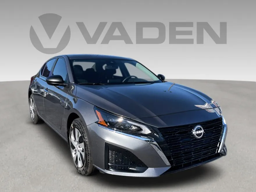 2025 Nissan Altima S photo 1