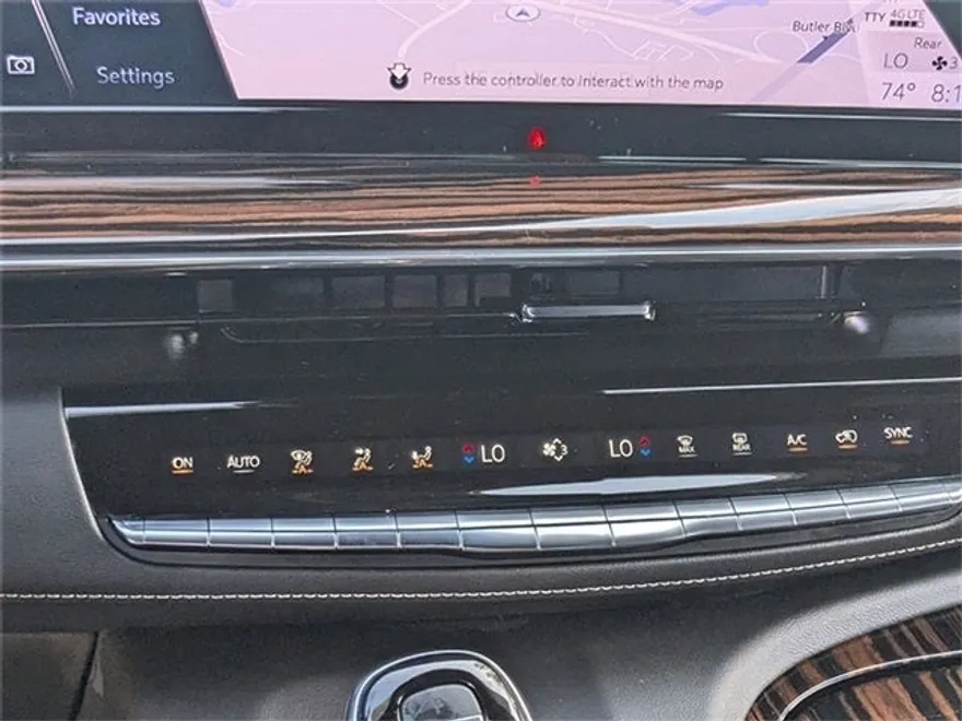 2024 Cadillac Escalade Premium Luxury photo 23