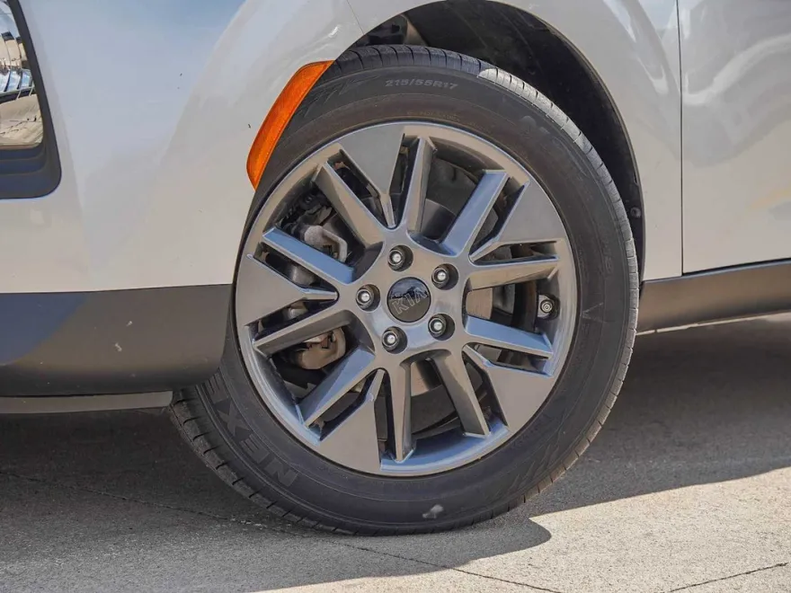 2021 Kia Soul S photo 1