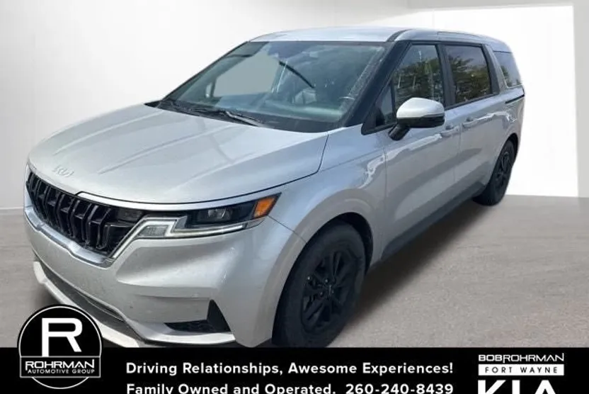 2022 Kia Carnival LXS photo 1