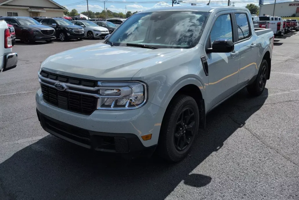 2024 Ford Maverick Lariat photo 1