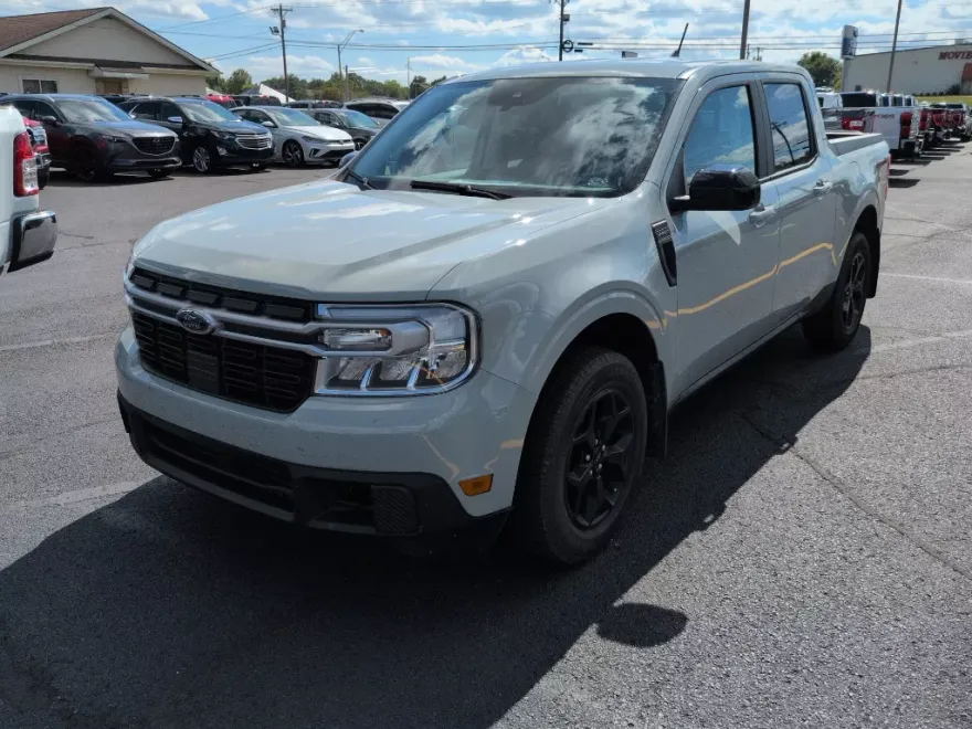 2024 Ford Maverick Lariat photo 1