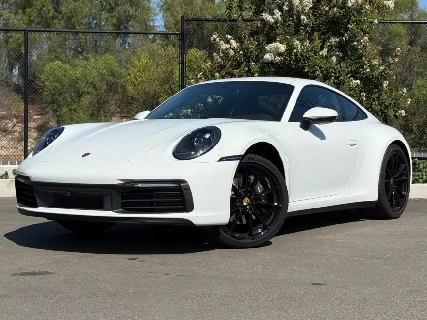 2024 Porsche 911 T 4 photo 1