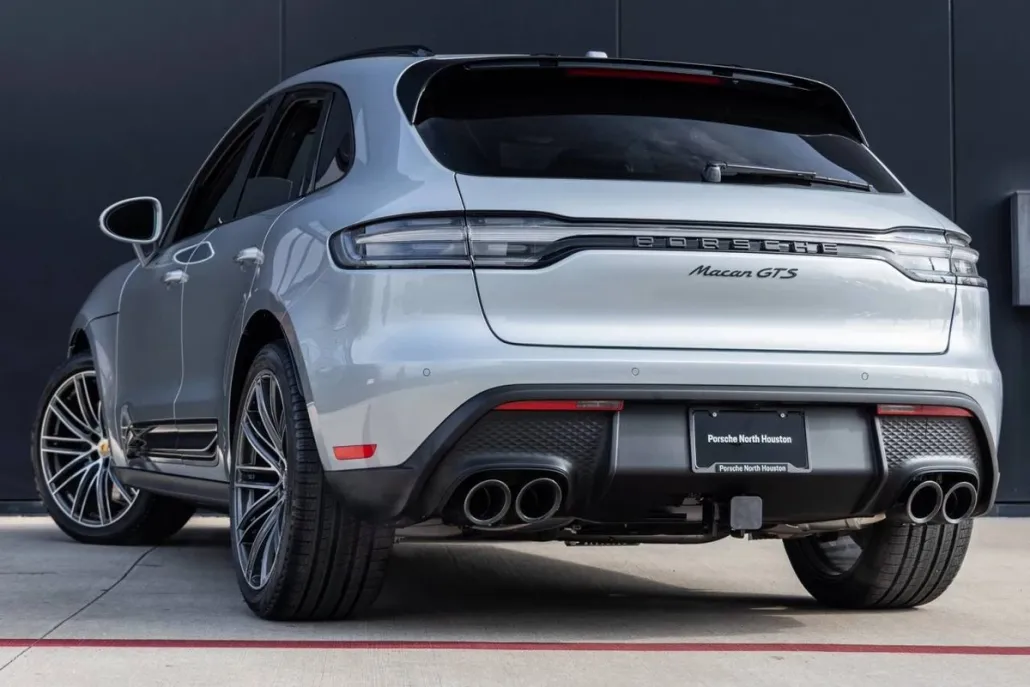 2026 Porsche Macan Base photo 1