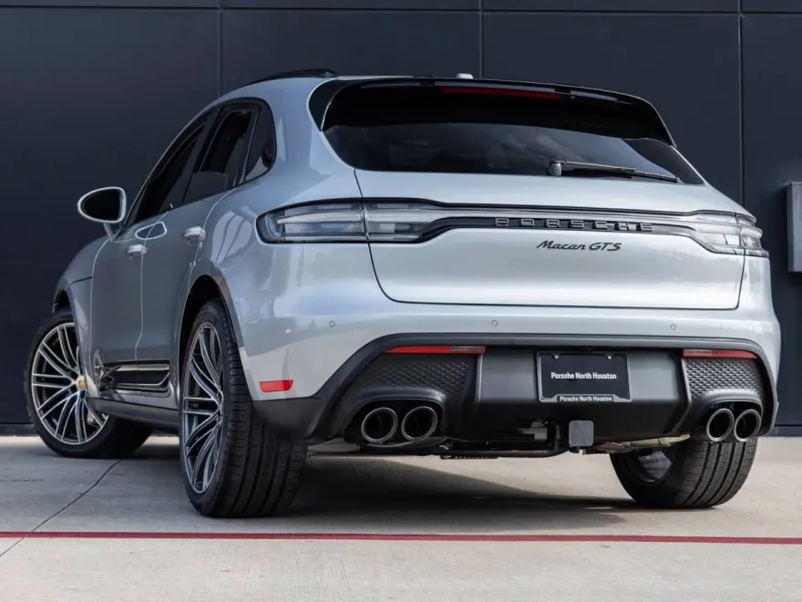 2026 Porsche Macan Base photo 1