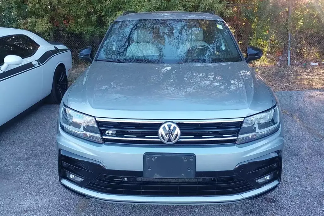 2020 Volkswagen Tiguan SE R-Line Black photo 1