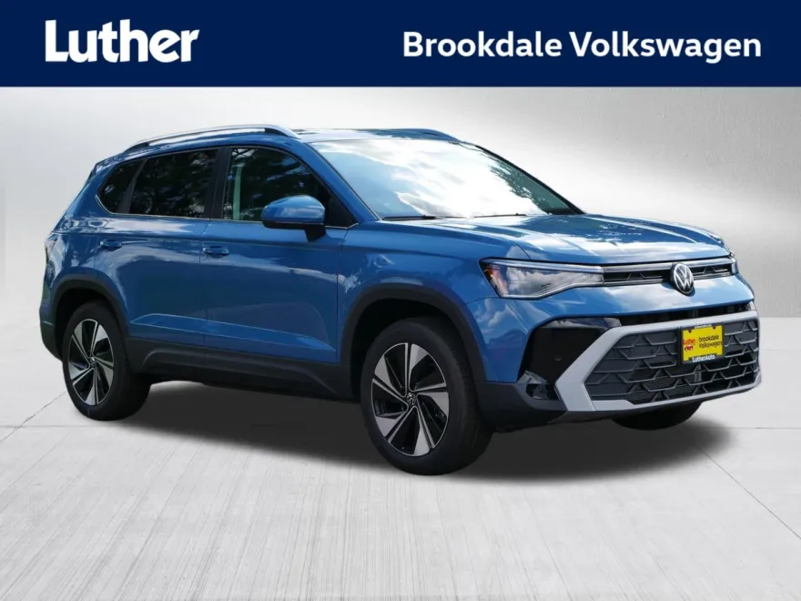 2025 Volkswagen Taos SE photo 1