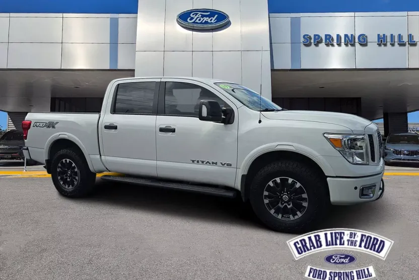 2019 Nissan Titan PRO-4X photo 1