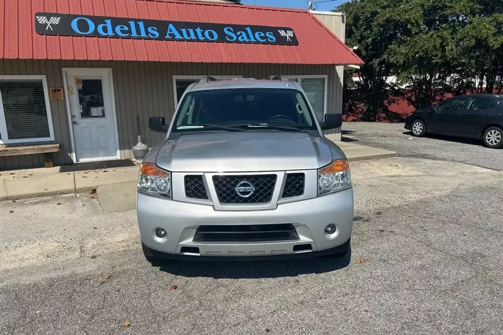 2014 Nissan Armada SL photo 1