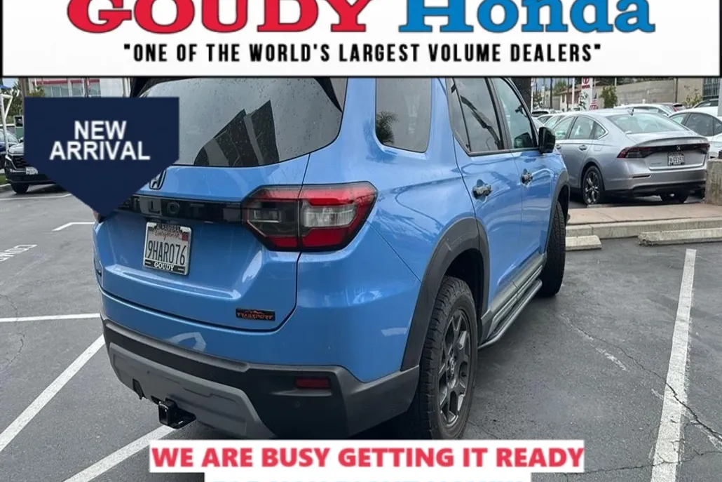 2023 Honda Pilot TrailSport photo 1