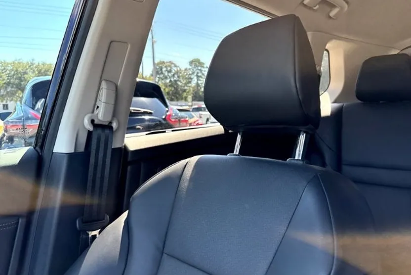 2024 Nissan Rogue SV photo 1
