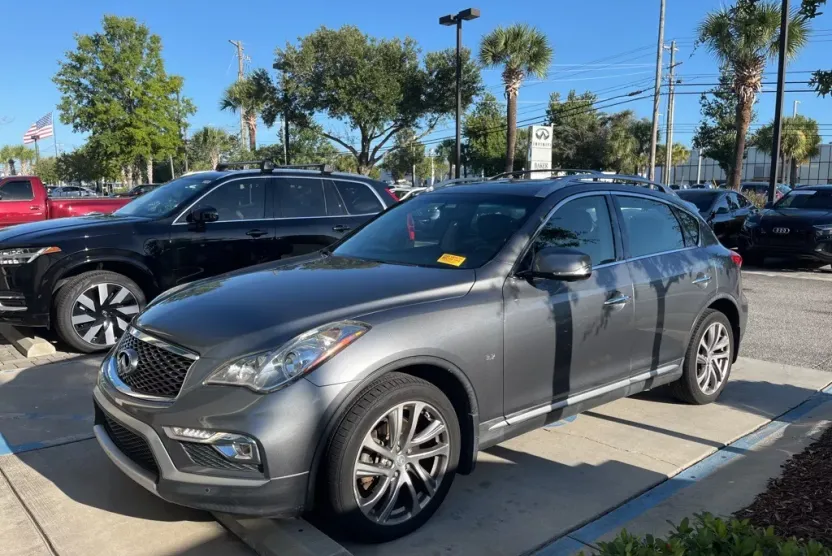 2017 Infiniti QX50 Base photo 1