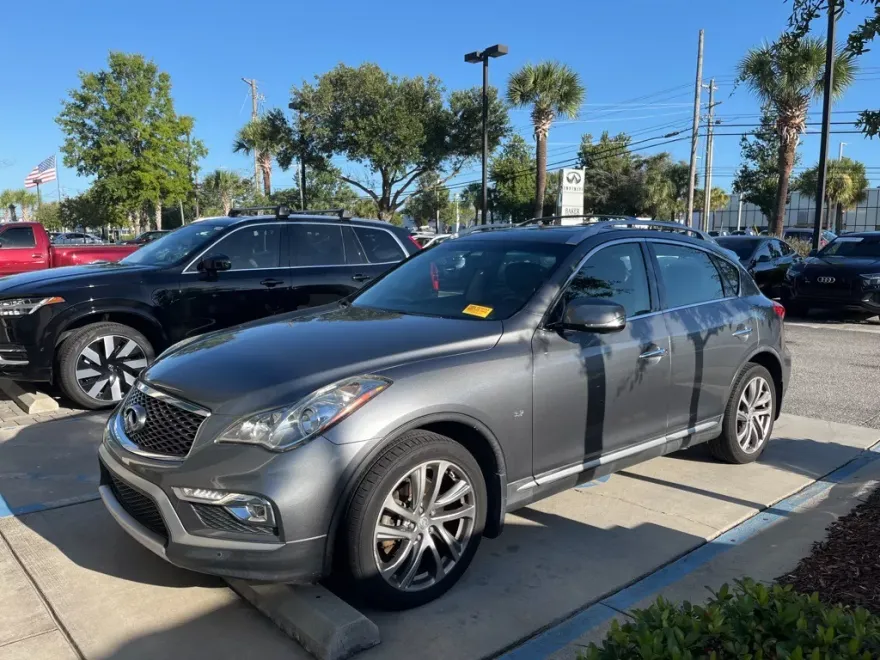 2017 Infiniti QX50 Base photo 1