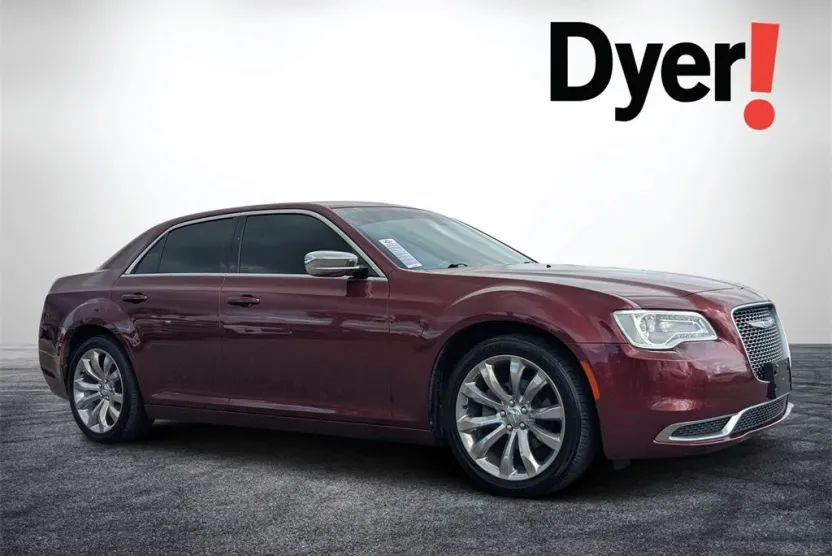 2019 Chrysler 300 Touring photo 1