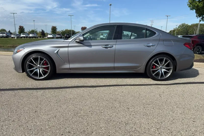 2021 Genesis G70 2.0T Sport photo 1