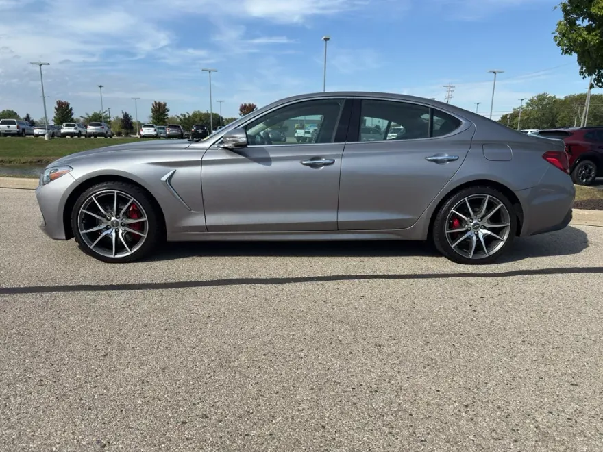 2021 Genesis G70 2.0T Sport photo 1