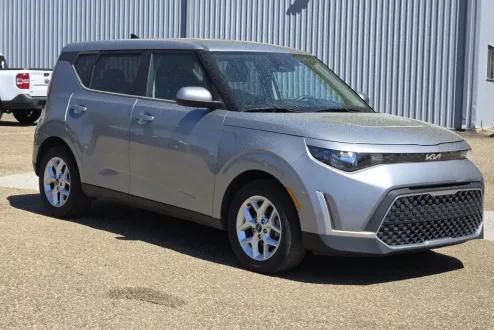 2023 Kia Soul LX photo 3