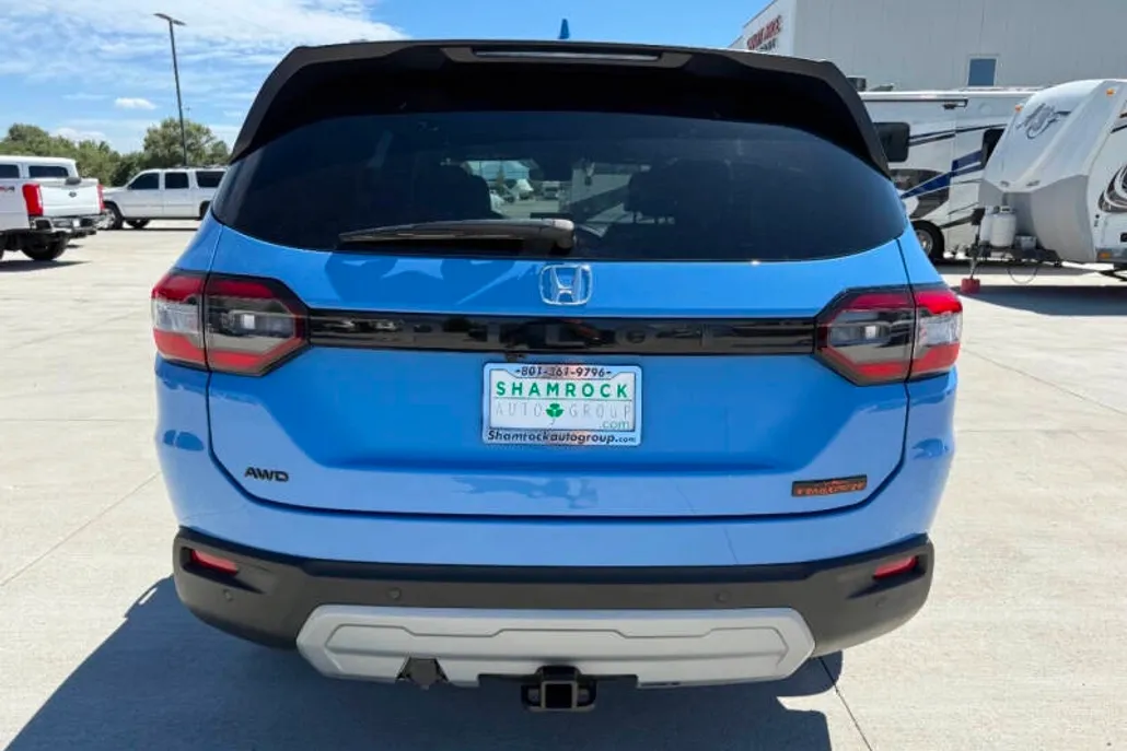 2025 Honda Pilot TrailSport photo 1