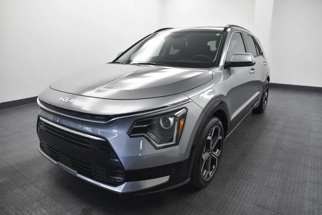 2023 Kia Niro EX Touring photo 1
