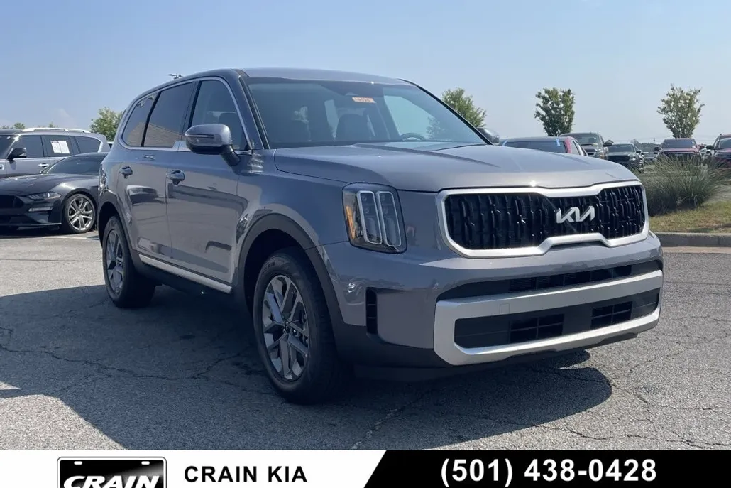 2025 Kia Telluride LX photo 1