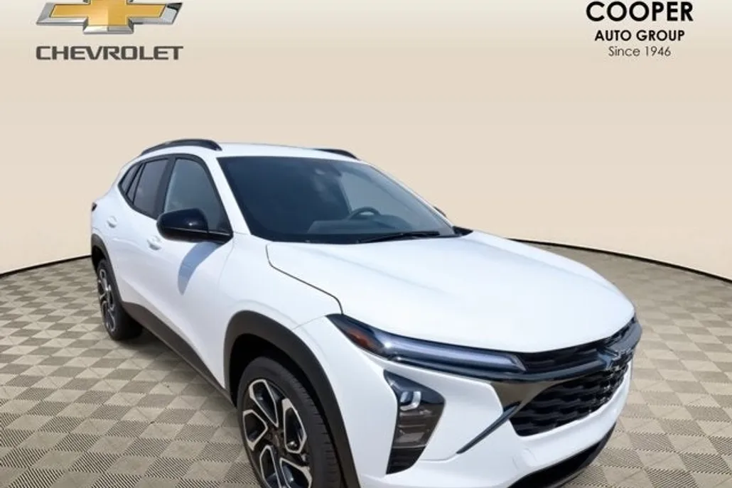 2025 Chevrolet Trax photo 1