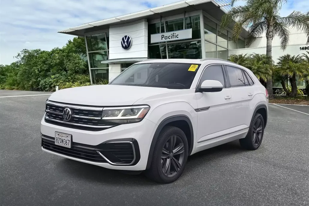 2022 Volkswagen Atlas Cross Sport SEL R-Line photo 1