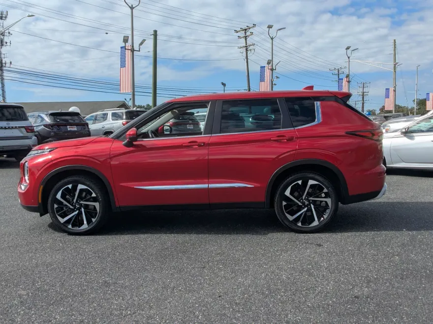 2022 Mitsubishi Outlander SE photo 1