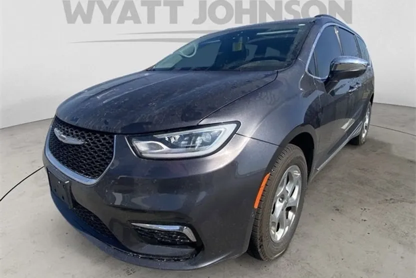 2022 Chrysler Pacifica Limited photo 1
