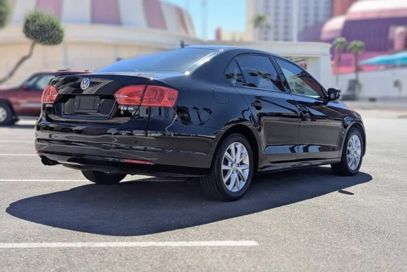 2011 Volkswagen Jetta SE photo 1