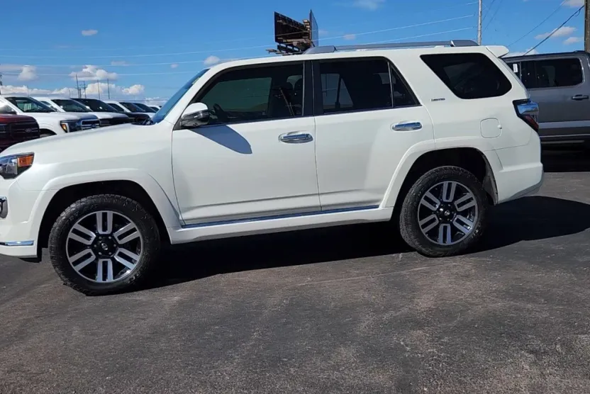 2023 Toyota 4Runner Limited photo 1