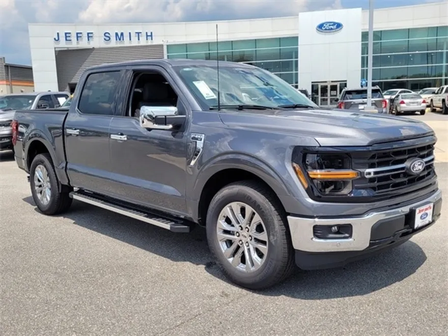 2025 Ford F-150 XLT photo 1
